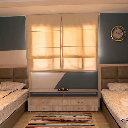 Apartamento Studio calme, cozy, Quartier animé, proche de tous Uchda  Exterior foto